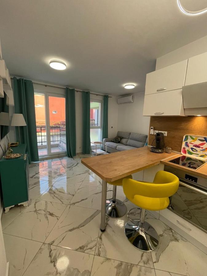 Sun&Moon Apartment Обзор Экстерьер фото